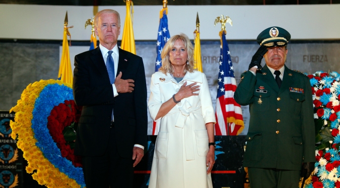 De la encarcelación masiva al Plan Colombia: El papel de Biden en la fallida guerra contra las drogas